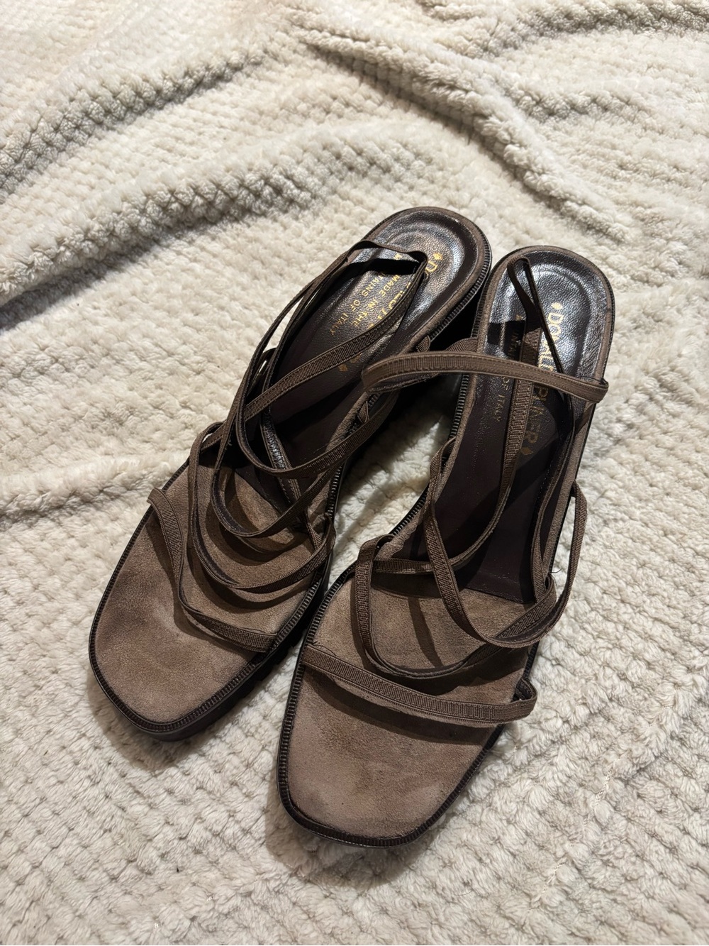 Donald J. Pliner Brown Strappy Women's Sandals Size 9 - Y2K, trendy,summer, RARE